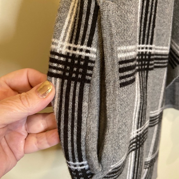 Jones of New York Grey Check Waterfall Jacket. - Picture 7 of 9